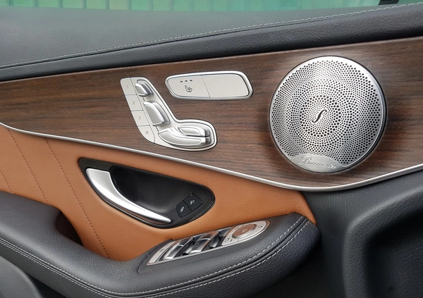 Mercedes-Benz GLC cena 188888 przebieg: 53400, rok produkcji 2019 z Biała Podlaska małe 704